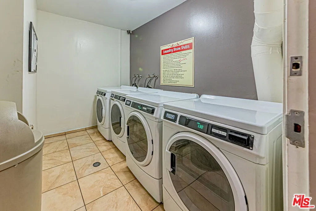 620 S Gramercy Place 415, Los Angeles, California 90005 home-pic-29